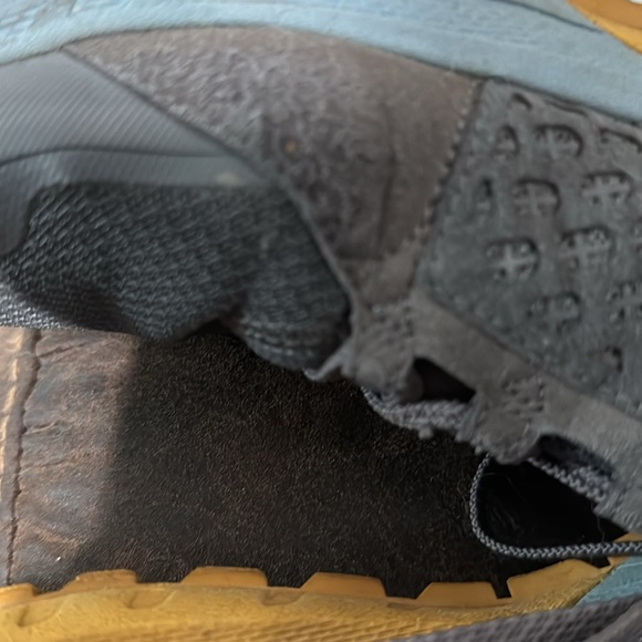 The North Face woman’s Charcoal and Mustard Athletic Shoes - Picture 5 of 6